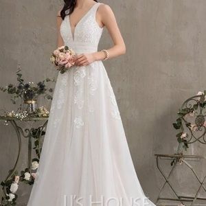 Wedding. Dress in Ivory size 10 NWT